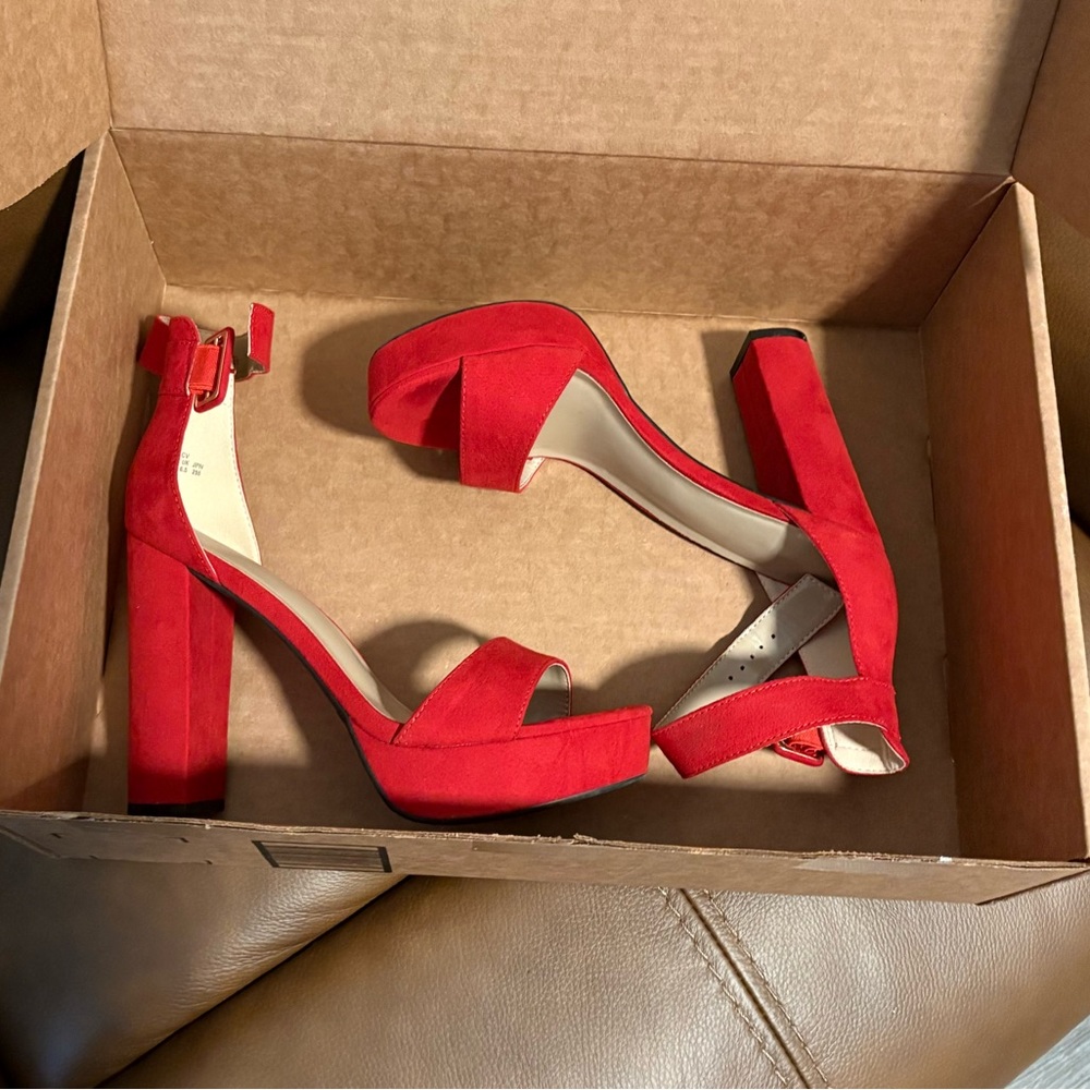 DREAM PAIRS Women's Pump 100% Suede Sandals - Size 8.5